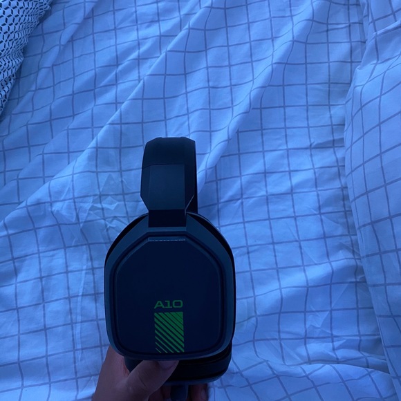 Astro A10 no box but works perfectly fine - Picture 3 of 4